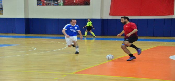 Manisa Celal Bayar Üniversitesi “Akademik-İdari Personel Salon Futbolu Turnuvası” Başladı