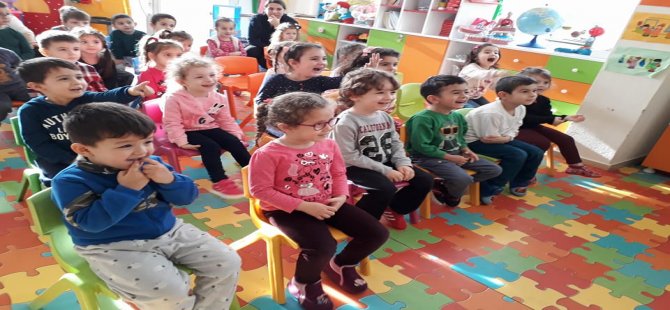 Bergama’da Anaokulu Çocukları Hacivat-Karagöz İle Tanıştı