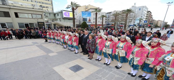 Kadınlar Ata'nın Huzurunda