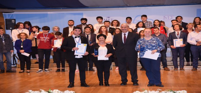 İzmirli Genç Mucitler Ödüllerini Aldılar