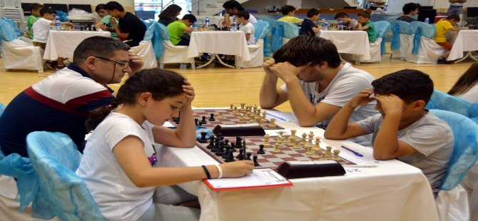 Aliağa Belediyesi Kyme Satranç Turnuvası Başladı