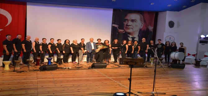 İzmir Barosu Ritim Topluluğu İzleyenleri Coşturdu