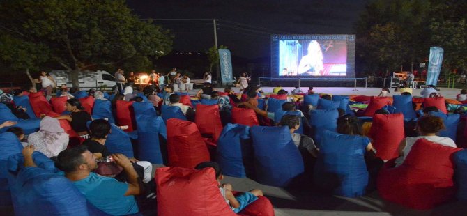 Aliağa’da Açıkhava Yaz Sinema Günleri Başladı