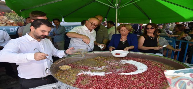 Karaköy’de Ağızlar Aşureyle Tatlandı