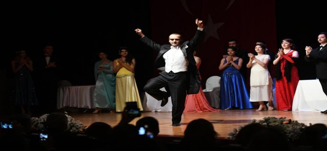 İzmir'de 10 Kasım Atatürk'ü Anma Töreni Yapıldı