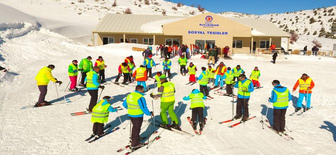 Büyükşehir'den Ücretsiz Kayak Kursu