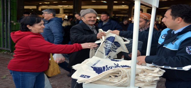 Aliağa Belediyesi’nden Çevre Dostu Bez Çanta