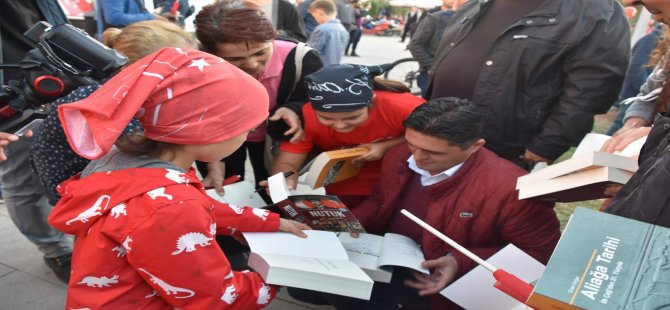 Aliağa Belediyesi’nden Rekor Kitap Dağıtımı