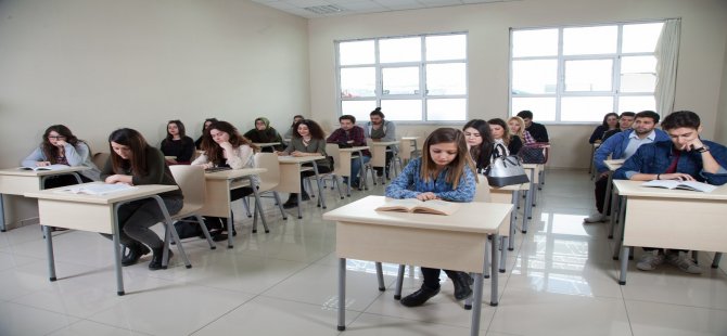 İKÇÜ Ön Lisans Mezunlarının Kpss Başarısı