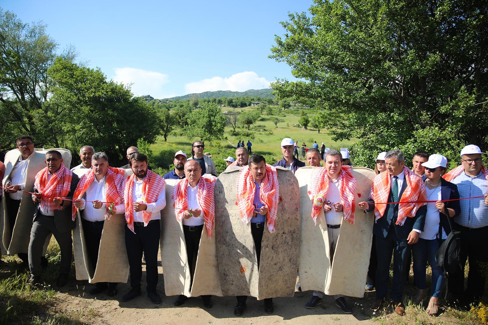 Bergama'da hayvan otlatma sezonu açılışına muhteşem tören