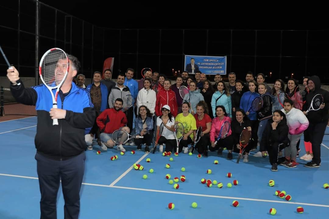 Kınık’ta Tenis Turnuvası Gerçekleştirildi