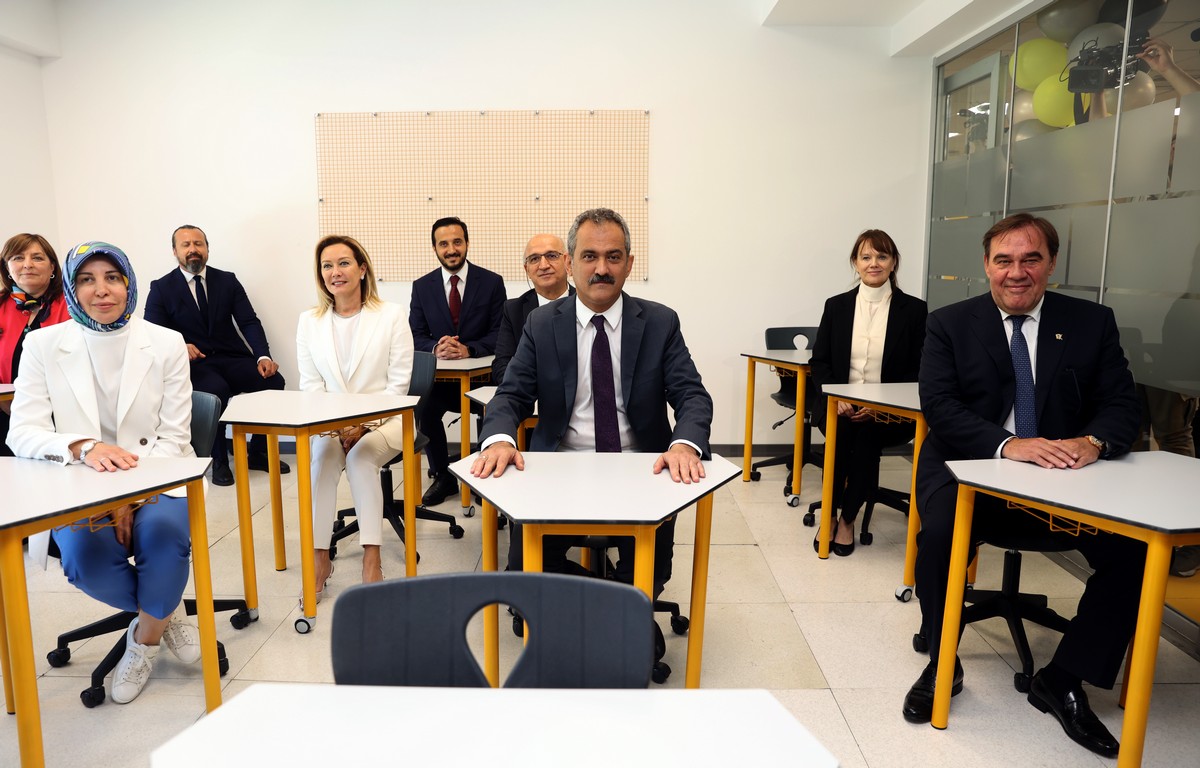 Demirören Medya Lisesi Törenle Kapılarını Açtı