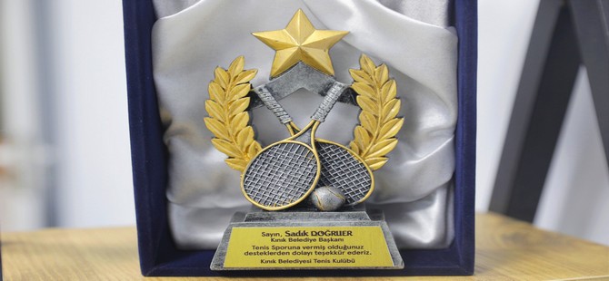 Kınık Tenis Turnuvasında Ödüller Sahiplerini Buldu