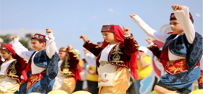 Bergama UNESCO'ya girişinin 9. yılını uçurtmalarla kutladı