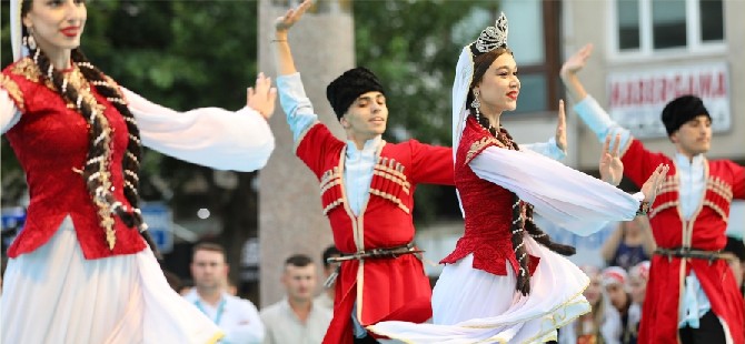 87. Uluslararası Bergama Kermes Festivali'ne muhteşem açılış