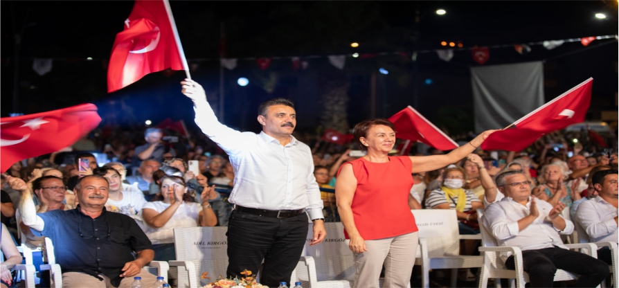 Dikili'de Zafer Bayramı Festival Coşkusuyla Kutlandı