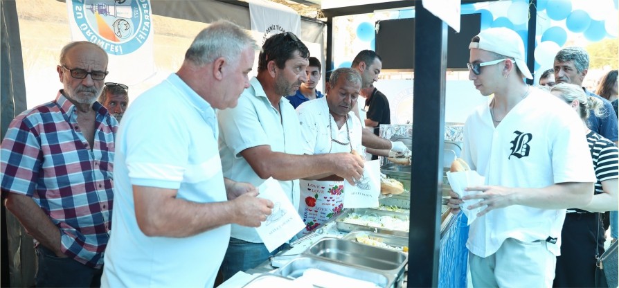 Balık Av Sezonu Aliağa’da Balık Ekmek Şenliği İle Kutlandı