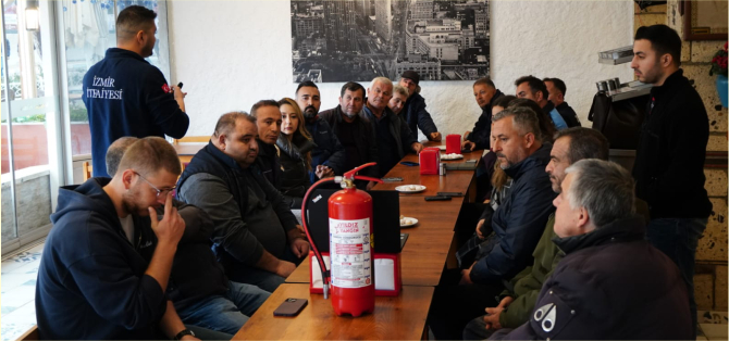 İzmir İtfaiyesi’nden Zabıta personeline yangın güvenlik eğitimi verildi