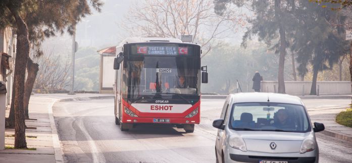 Ata’nın sözleri İzmir’de otobüsleri süsledi