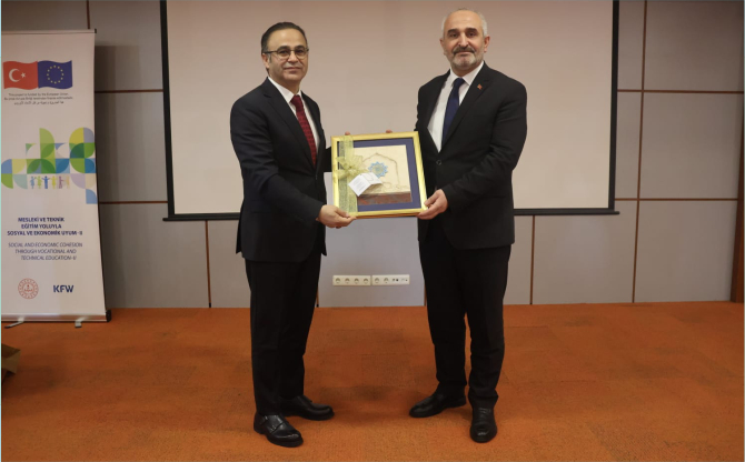 İzmir’de‘Mesleki Eğitimde Sektörel İş Birliği Toplantısı’ Düzenlendi