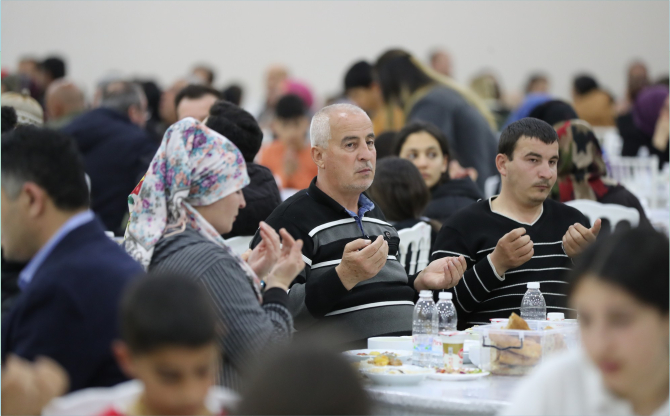 Aliağa Belediyesi’nden Geleneksel İftar Yemeği