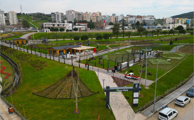 Aliağa’da Rengârenk Bir Bahçe: Green Park