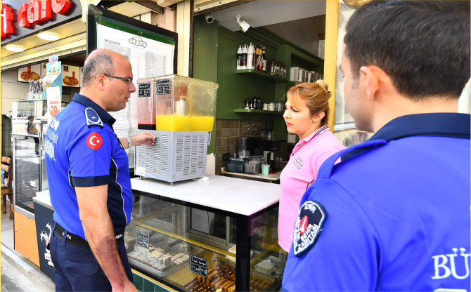 İzmir Büyükşehir Belediyesi zabıta ekipleri bayram öncesi sıkı denetimde