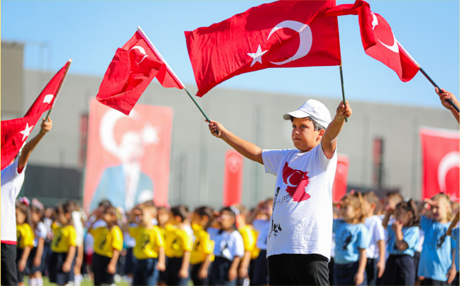 Aliağalılar Cumhuriyetin 102. Yılını Hep Birlikte Coşkuyla Kutlayacak