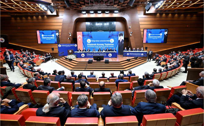 Ertürk, Aliağa’nın Kritik Taleplerini Ankara’ya Taşıdı