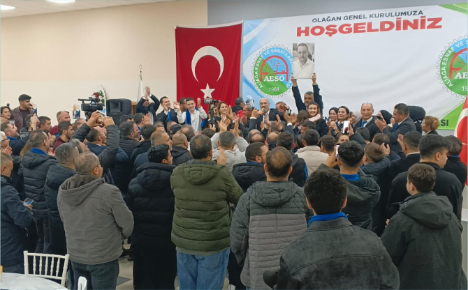 Aliağa Esnaf Odası'nda İsa Özbek Yeni Başkan Seçildi