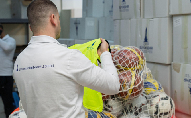 İzmir’de amatör spora 25 milyonluk can suyu