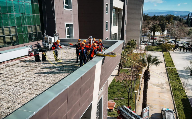 İzmir Adliyesi’nde nefes kesen bomba tatbikatı