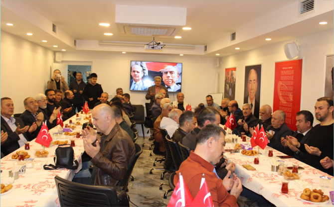 Alparslan Türkeş Aliağa'da Dualarla ve Lokma Hayrıyla Anıldı