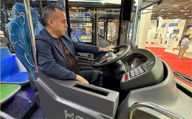 İzmir’de Elektrikli Minibüslere Hazırlanıyorlar