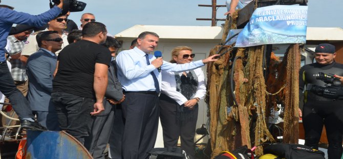 İzmir’de Denize Terk Edilmiş Olan Av Araçları Temizlendi