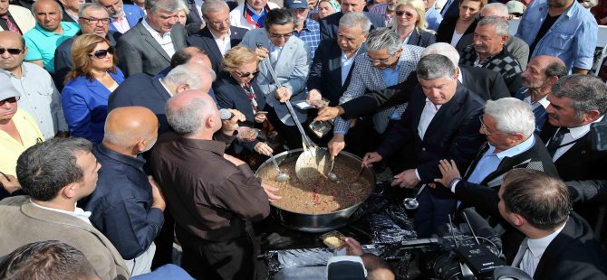 Aşure Kazanı Dostluk İçin Kaynadı