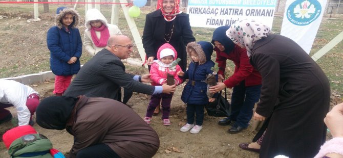 Kırkağaçlı Minikler Fidan Dikti