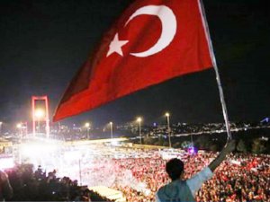 Türk Demokrasisi Yalnız Bırakıldı