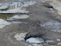 Bozuk Yollar Sürüş Güvenliğini Riske Atıyor