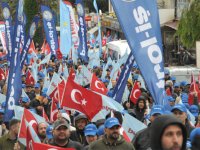 Yağmura Rağmen Aliağa’da 1 Mayıs Coşkusu!