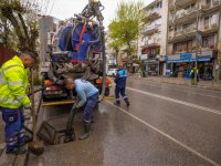 İzmir’de yağış mesaisi