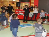 ANKAmall’da Kurulan Dev Monopoly Oyunu Hem Eğlendiriyor Hem Kazandırıyor
