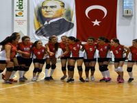 Küçük Voleybolcular Umut Veriyor