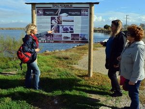 İzmir Büyükşehir’in “Ücretsiz Kent Turları” Yeniden Başlıyor