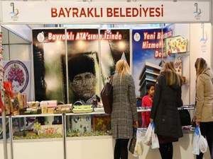 Hediyelik Eşyalar Bayraklılı Kadınlardan